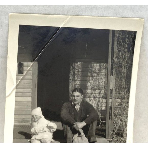 Vtg Found Photo Snapshot Toddler & Father on Porch Glendive MT Original 1930s - Picture 5 of 6